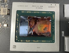 Cracked GPU die (Image Source: KrisFix-Germany)