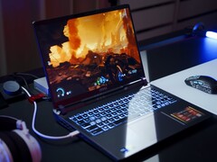 The MSI Vector 16 HX AI weighs 2.7 kg (5.95 lbs.) and feature a 90 Wh battery. (Image source: NotebookcheckReviews on YouTube)