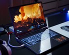 The MSI Vector 16 HX AI weighs 2.7 kg (5.95 lbs.) and feature a 90 Wh battery. (Image source: NotebookcheckReviews on YouTube)