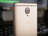 The OnePlus 3 and OnePlus 3T will remain on the October 2019 Android security patch. (Image source: AppDisqus)