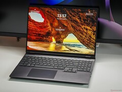 XMG Core 16 M25 (image source: Notebookcheck)