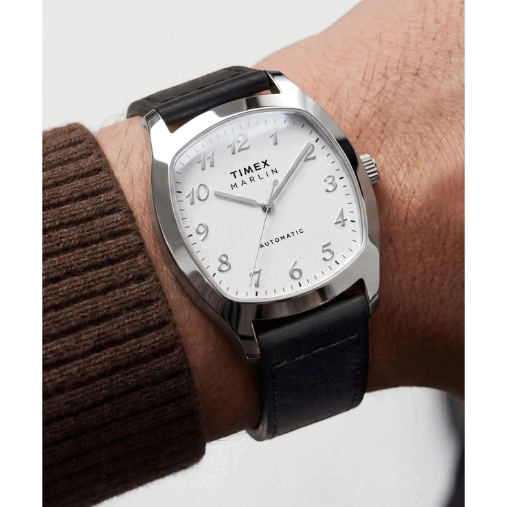 The Marlin TW2Y84300IK features a vintage-inspired Tonneau case