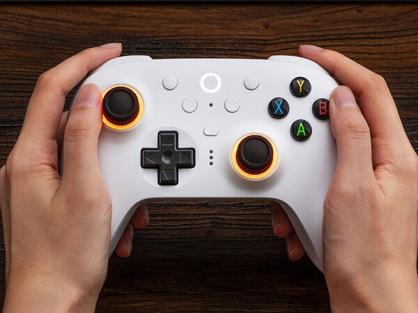 The 8bitDo Ultimate 2 Wireless (pictured) and Ultimate Wireless 2 Bluetooth are both on sale for Amazon Prime Day. (Image source: 8BitDo)