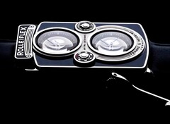 Artra Designs is developing a wristwatch with the look of a Rolleiflex.