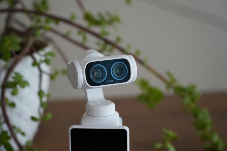 The Insta360 Luna Ultra has dual-Leica lens setup