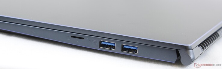 Right: MicroSD reader, 2x USB 3.2 Gen. 1 Type-A