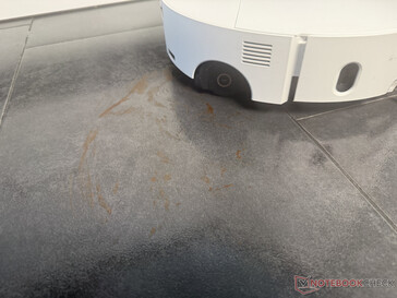 The wiping roller in the test with dried ketchup.