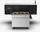 The Epson SureColor V4000 supports a large print area of up to 27.5” x 38.5”