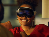 Apple Vision Pro is said to be quite heavy to the point that even pain and headaches have been reported. (Source: Apple)