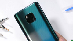 The Mate 20 Pro arrives on the JRE channel. (Source: YouTube)