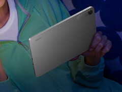 Xiaomi sells the Redmi Pad 2 SE in Dark Grey and Silver colours.