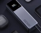 Xiaomi's latest 10,000 mAh power bank with color display has hit the digital shelves of JD.com. (Image source: ITHome)