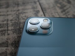 Close up view of a smartphone camera array