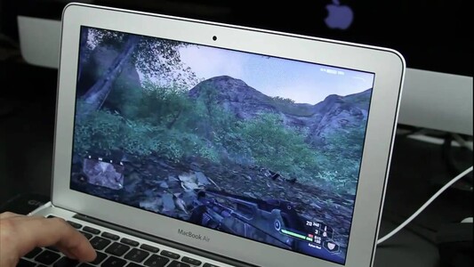 That is Crysis and that is a MacBook Air from 2010. (Image source: Tech of Tomorrow)
