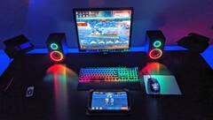 Genesis Holm 510 RGB gaming desk with Helium 300BT ARGB speakers and Thor 400 RGB keyboard (Source: Own)