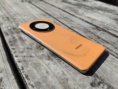Honor X9b rear side (Image source: Darryl Linington - Notebookcheck)
