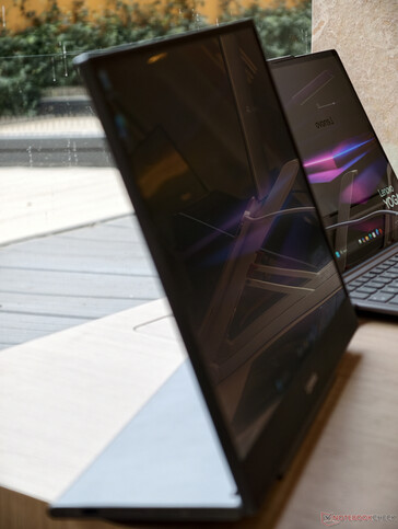 Slim design of the portable monitor