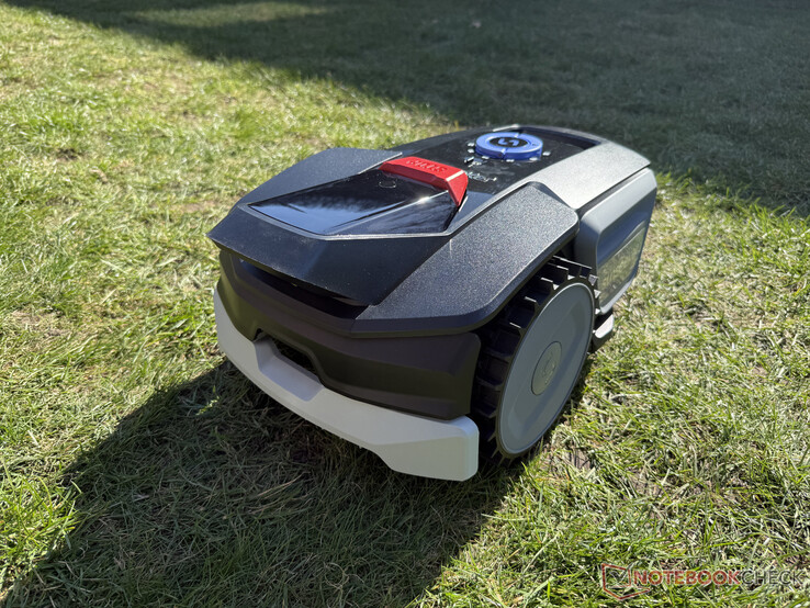 Sunseeker V1 in the 2026 robotic lawnmower test