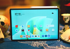 The Huawei M-Pencil Pro attaches magnetically to the MatePad 11.5 S.