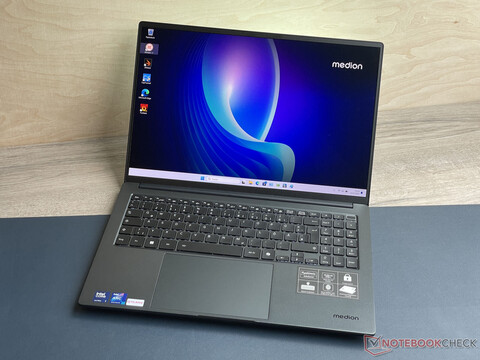 Medion S10 OLED review: The multimedia laptop with an OLED panel and Core Ultra 7