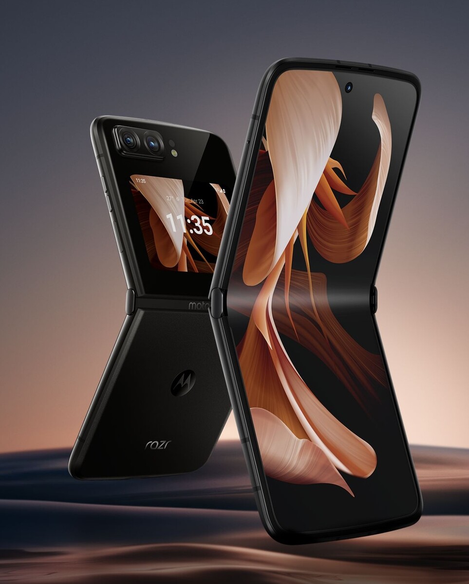Moto Razr 2022 the global version of Motorola's new foldable flagship