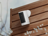 The 2K pan-tilt model rotates fully and tilts 175 degrees to keep moving subjects in view.