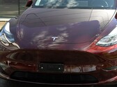 Midnight Cherry Red Model Y with matrix headlights (image: Vision E Drive/YT)
