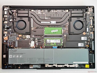 The cooling unit of the ThinkPad P16v Gen 3 can handle 80 Watts. (image source: Notebookcheck)