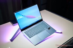 The Samsung Galaxy Book4 Edge appears to perform better with AirJet compared to traditional fans. (Image source: Notebookcheck)