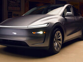 Model Y Juniper comes with adaptive matrix headlights (Image source: Jay Leno/YT)