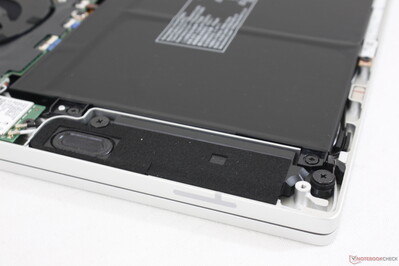 Stereo speakers along the bottom edges of the system Stereo speakers along the bottom edges of the system