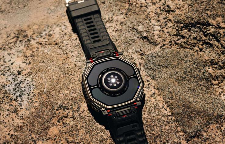A look at Amazfit's new rear-facing photovoltaic solar panels.