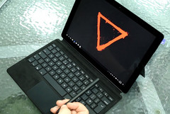 Eve V convertible tablet delayed, but promises to come out with an improved display