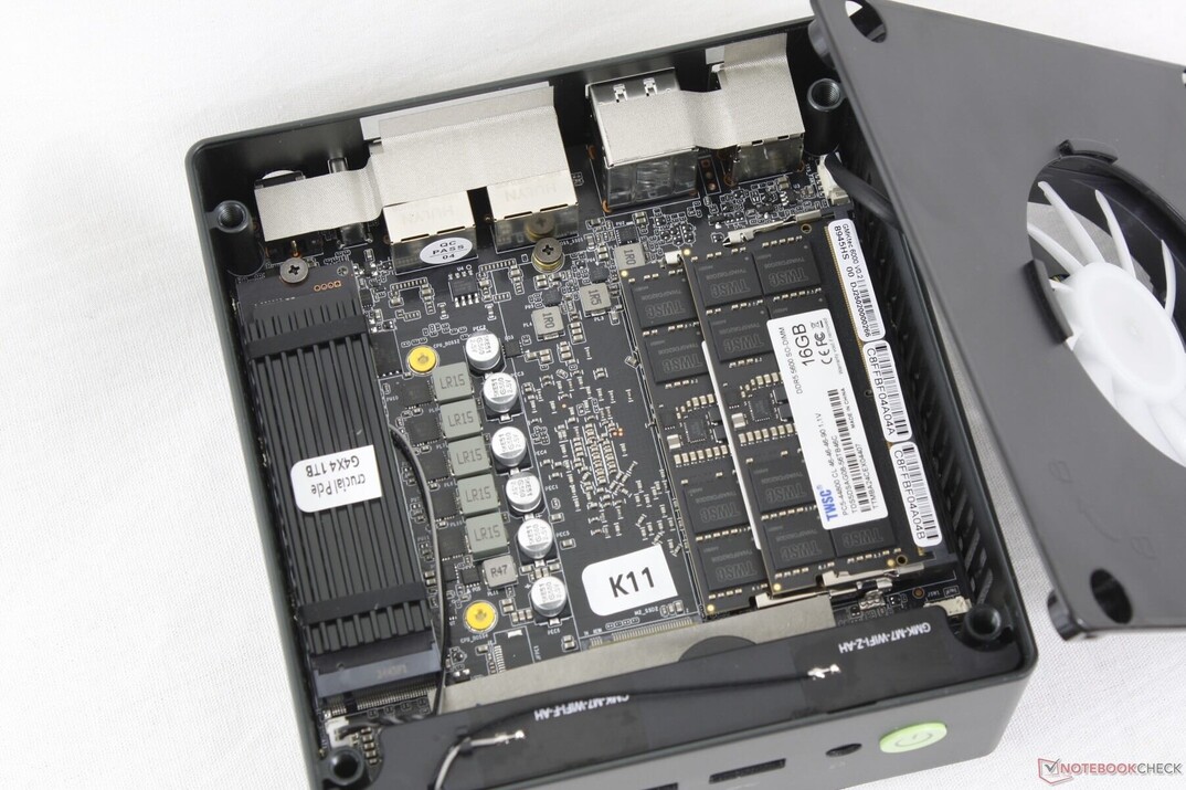 The GMKtec K11 mini PC features upgradeable memory and storage. (Image source: Allen Ngo of Notebookcheck)