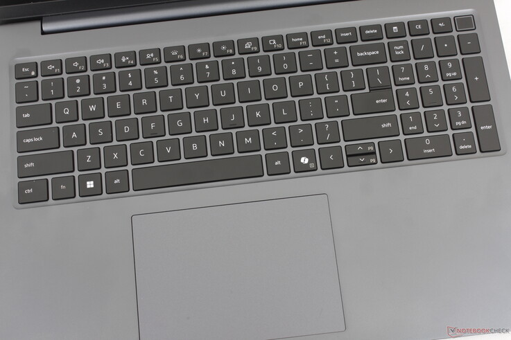 Similar keyboard and feedback as on the Dell Pro 7 14 but with a larger clickpad (13 x 9 cm) and an integrated numpad