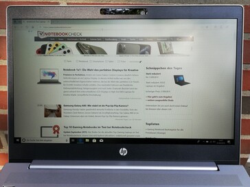 Using the HP ProBook 455R G6 outdoors
