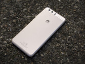 The Huawei P10 Plus featured a 3750 mAh battery. (Source: Expert Reviews)
