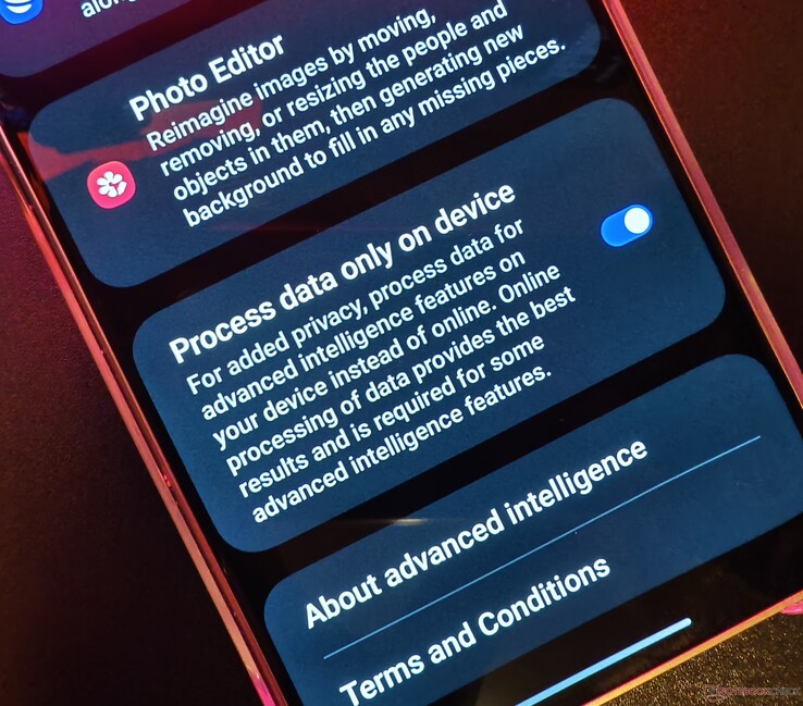 Samsung is giving users the option to limit AI features to on-device operation only. (Image: Notebookcheck)