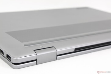 Rounded edges and corners with no sharp cuts for a smoother transition between the different sides of the chassis