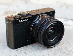 Panasonic has announced a more compact kit zoom for the Lumix S9. (Image source: Panasonic)