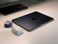 The last-gen M3 powered 15-inch MacBook Air can be had for cheap (image source: Notebookcheck)