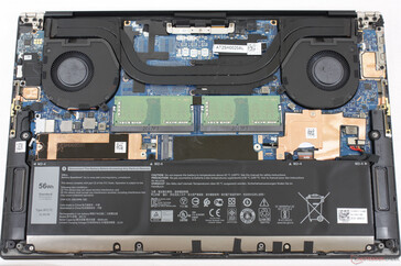 A look at the XPS 15 9500 with its bottom cover removed. (Image source: Notebookcheck)