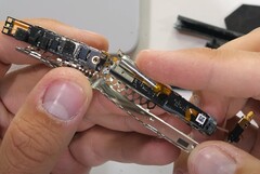 Microsoft Surface Duo stylus torn apart (Source: JerryRigEverything on YouTube)