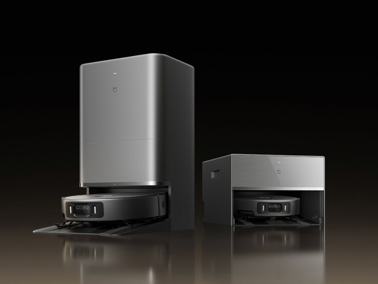 The two versions of the Xiaomi Mi Home Robot Vacuum 6 Max