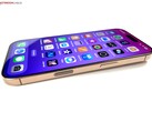 The Apple iPhone is responsible for almost half of global smartphone sales. (Image source: Notebookcheck)