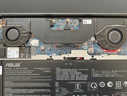 Vapor chamber & two fans
