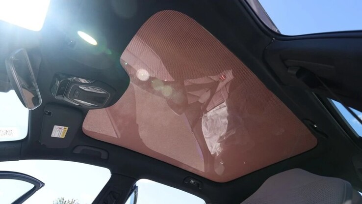 The perovskite sunroof of the Hongqi EHS7