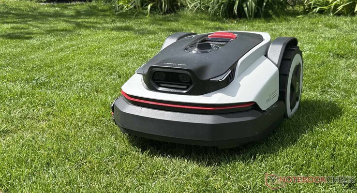 Roborock RockNeo Q105 at work