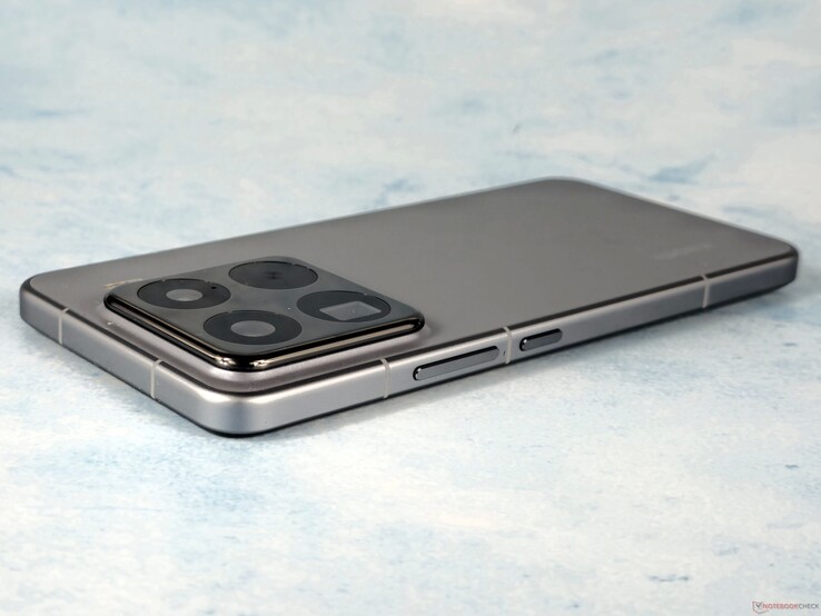 Test Xiaomi 15 Pro Smartphone (image source: Marcus Herbrich)