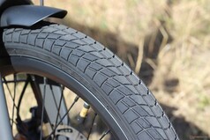 The tires don't have a pronounced tread pattern